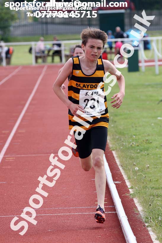 Boys under-15s 3000 metres, North Eastern Track and Fields Champs., Middlesbrough. Photo: David T. Hewitson/Sports for All Pics